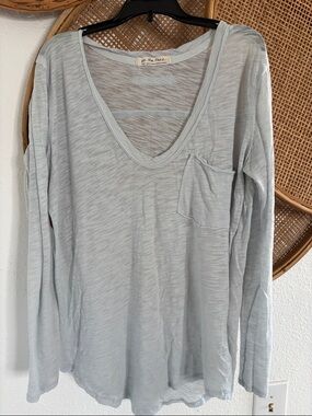 Free People We The Free Pocket Tee V-Neck Pocket Long-Sleeve Top size medium